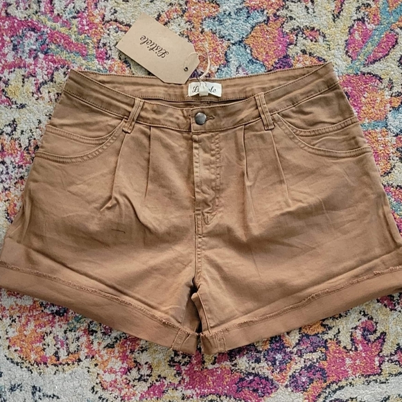 Listicle Pants - Listicle shorts nwt